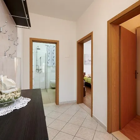 Apartments By The Sea Okrug Gornji, Ciovo - 20055 Trogir Exterior photo